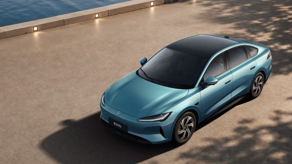 Jetta M6 elektrikli sedan üstten görünüm