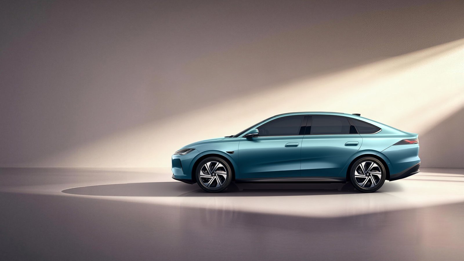 Jetta M6 elektrikli sedan yandan görünüm