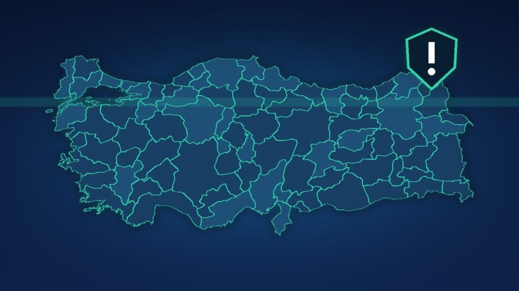 İl sınırlarıyla Türkiye haritası ve uyarı kalkanı; ulusal siber güvenlik taraması temsili görseli